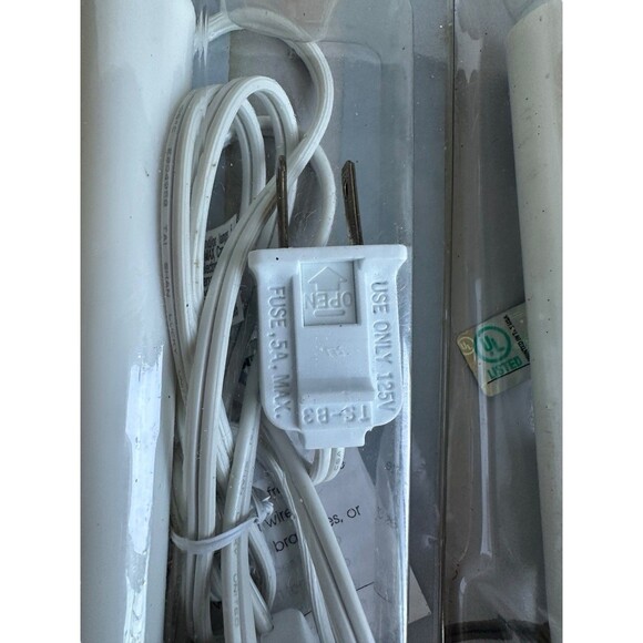 Mid Century Vintage Electric Candlesticks x 5 Brass Base Window Candle Plug In - Picture 10 of 11